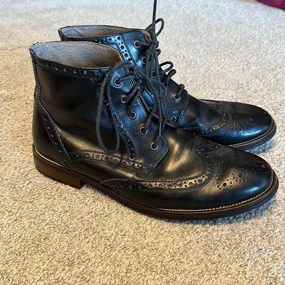 Men’s Steve Madden wing tip boots